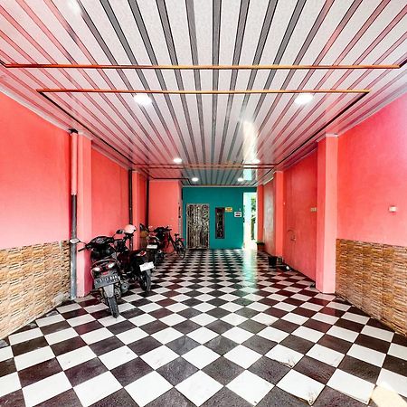 Reddoorz Near Sunrise Mall Mojokerto Dış mekan fotoğraf