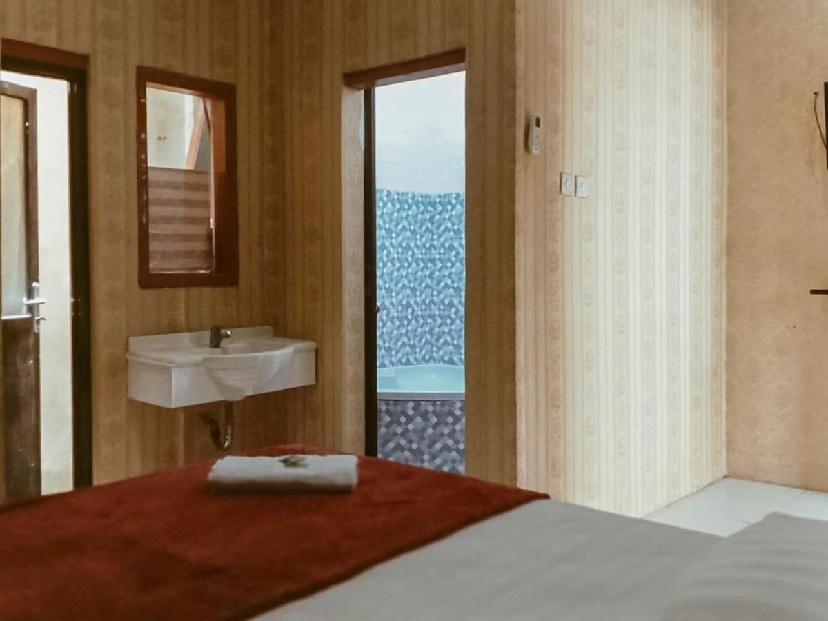 Reddoorz Near Sunrise Mall Mojokerto Dış mekan fotoğraf