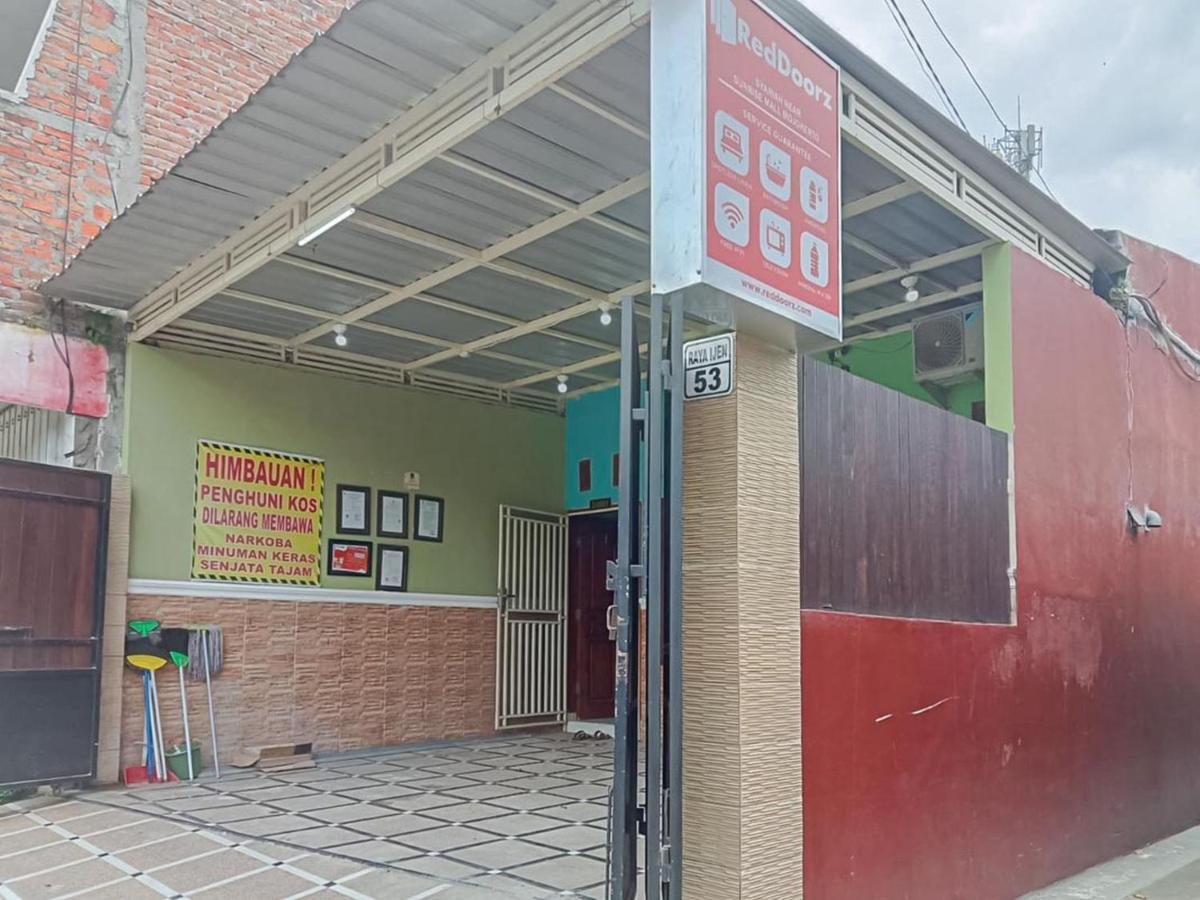 Reddoorz Near Sunrise Mall Mojokerto Dış mekan fotoğraf