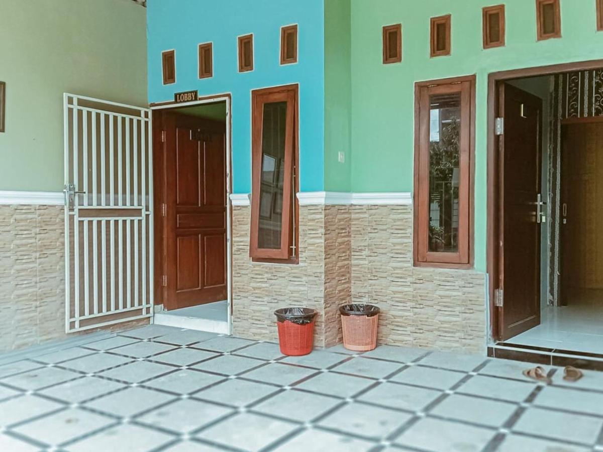 Reddoorz Near Sunrise Mall Mojokerto Dış mekan fotoğraf