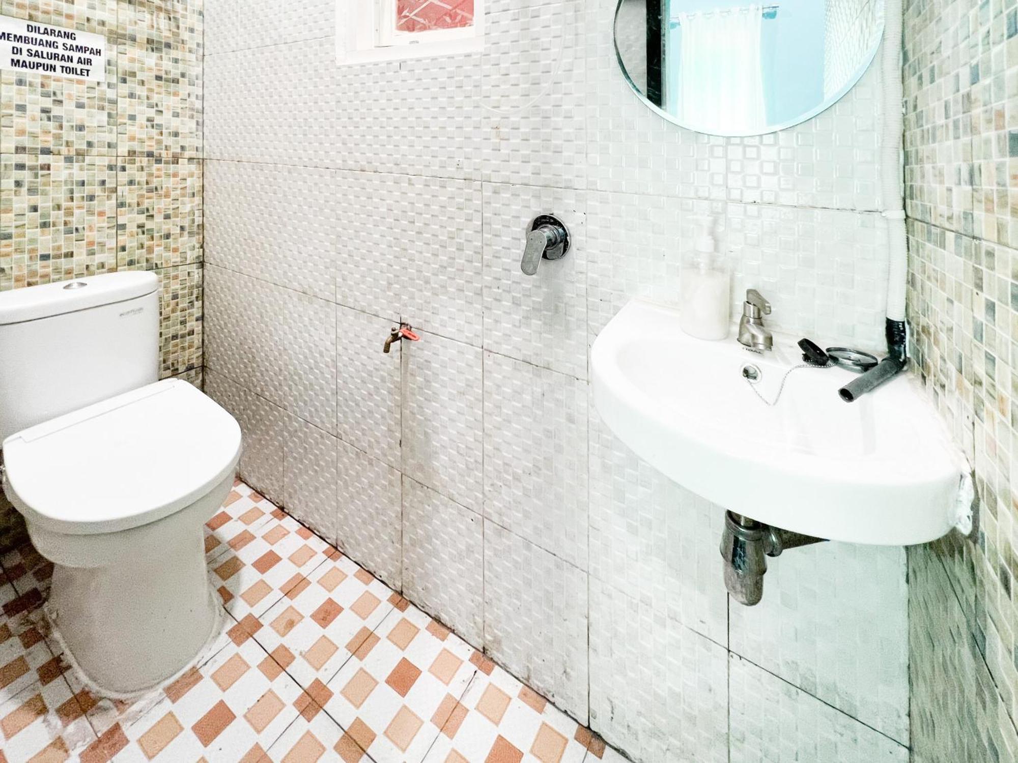 Reddoorz Near Sunrise Mall Mojokerto Dış mekan fotoğraf