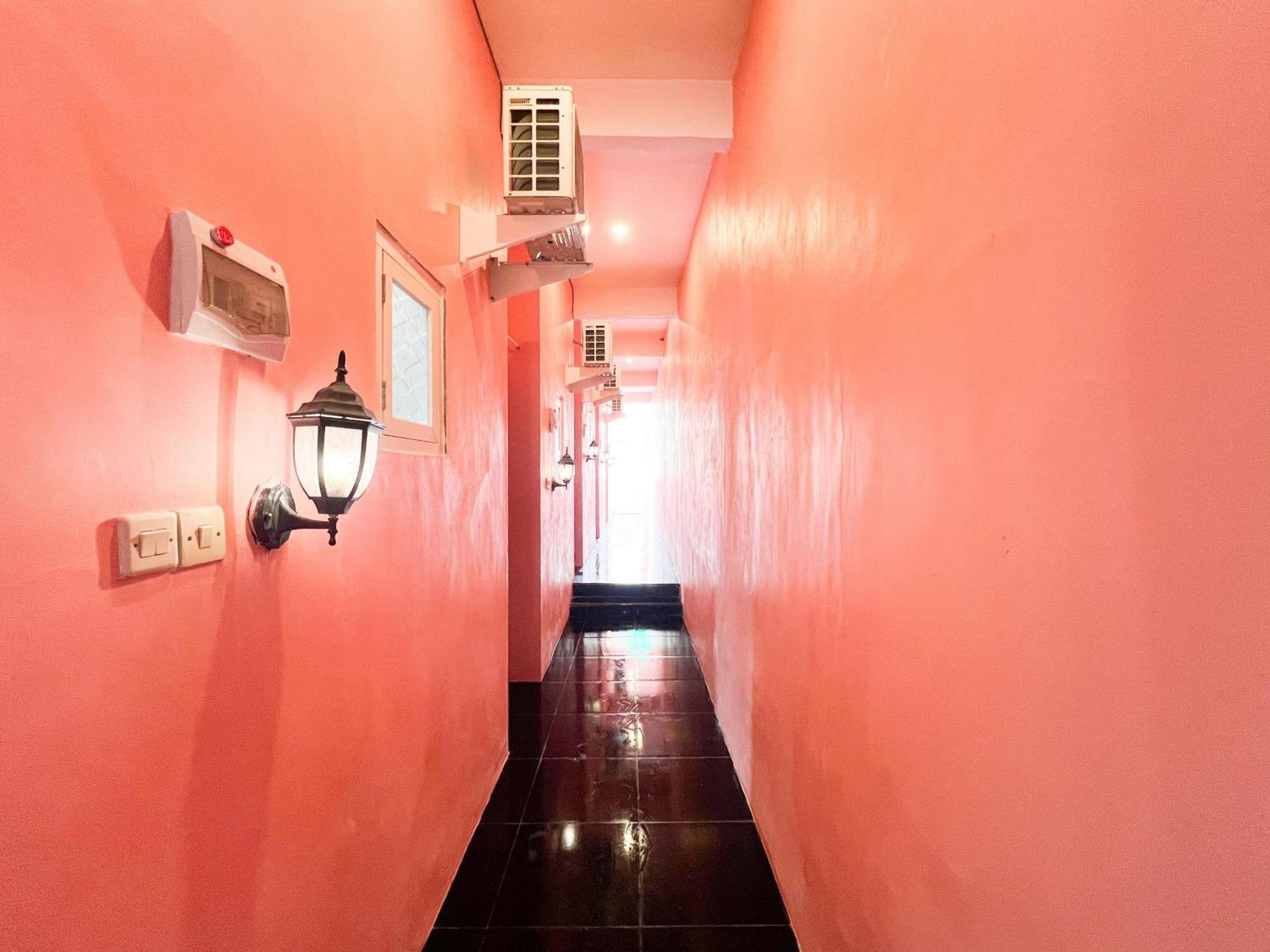 Reddoorz Near Sunrise Mall Mojokerto Dış mekan fotoğraf