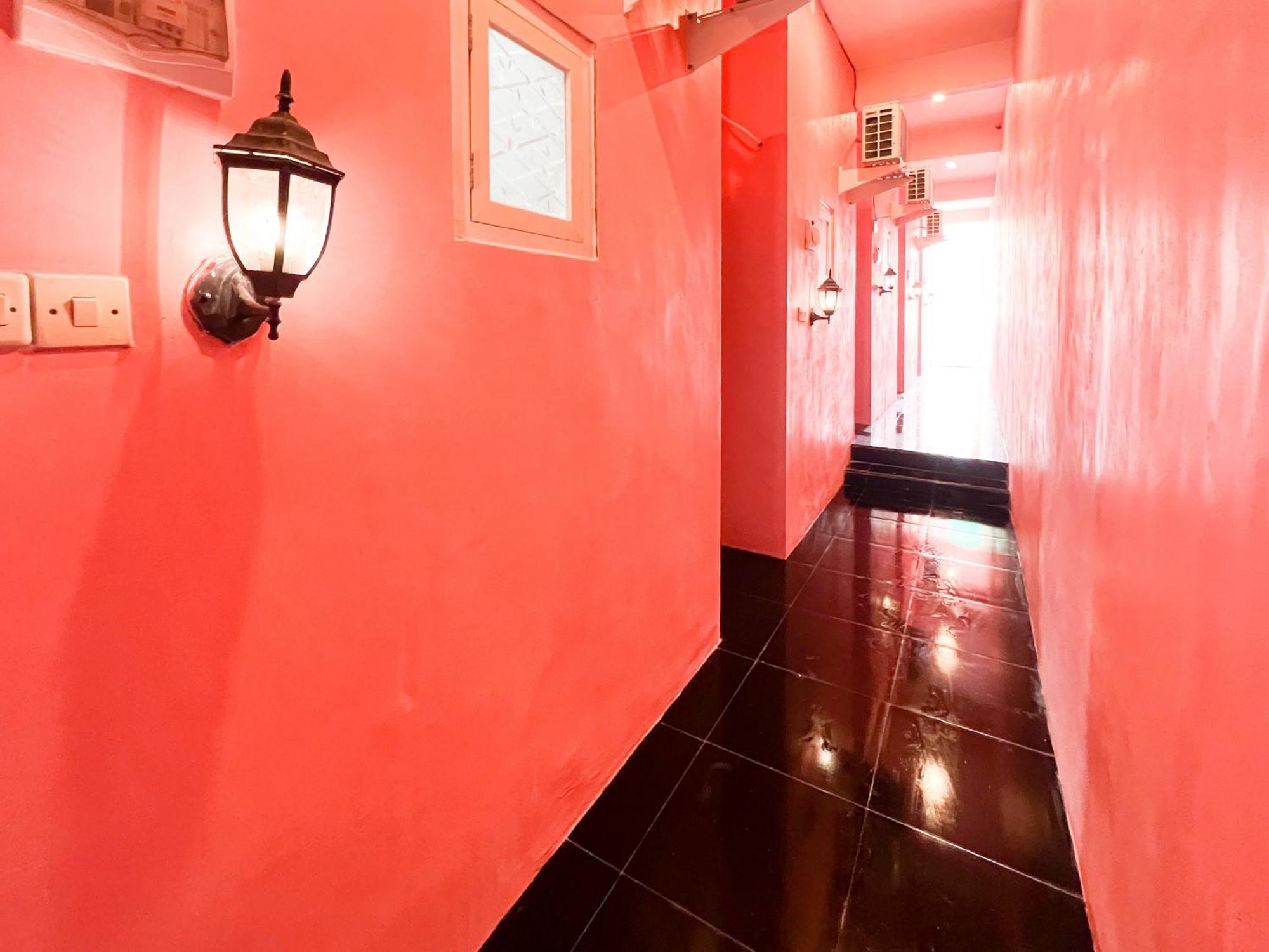 Reddoorz Near Sunrise Mall Mojokerto Dış mekan fotoğraf