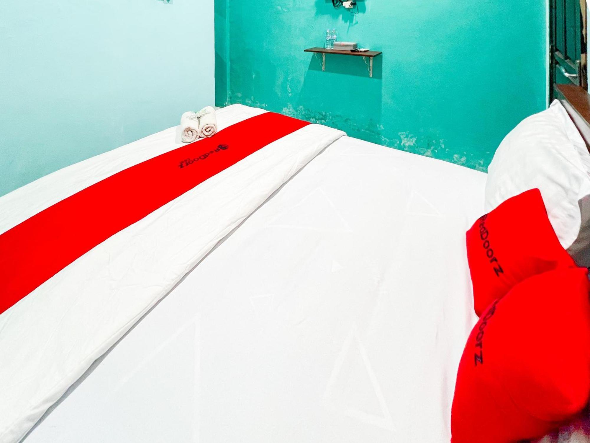 Reddoorz Near Sunrise Mall Mojokerto Dış mekan fotoğraf