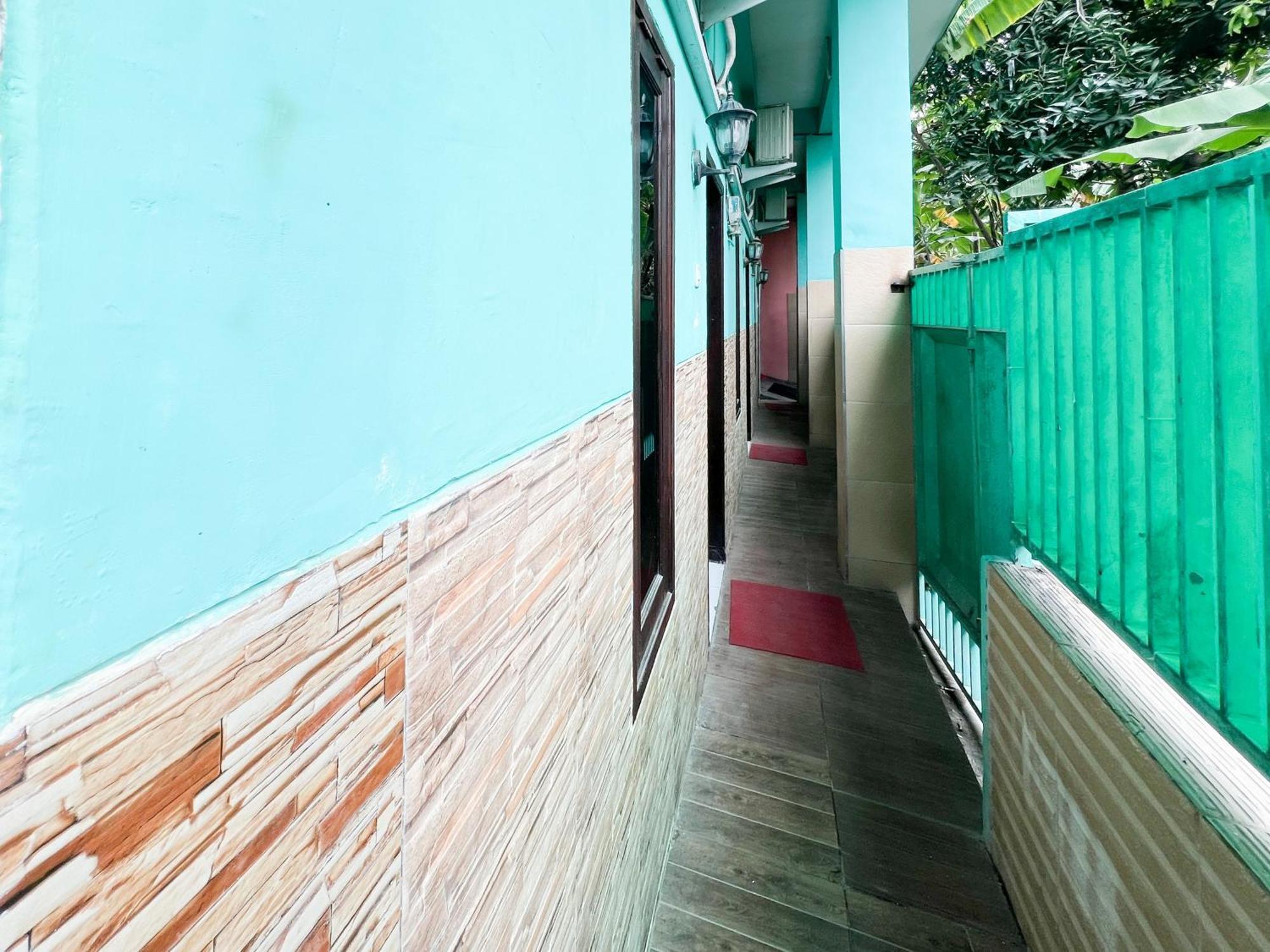 Reddoorz Near Sunrise Mall Mojokerto Dış mekan fotoğraf