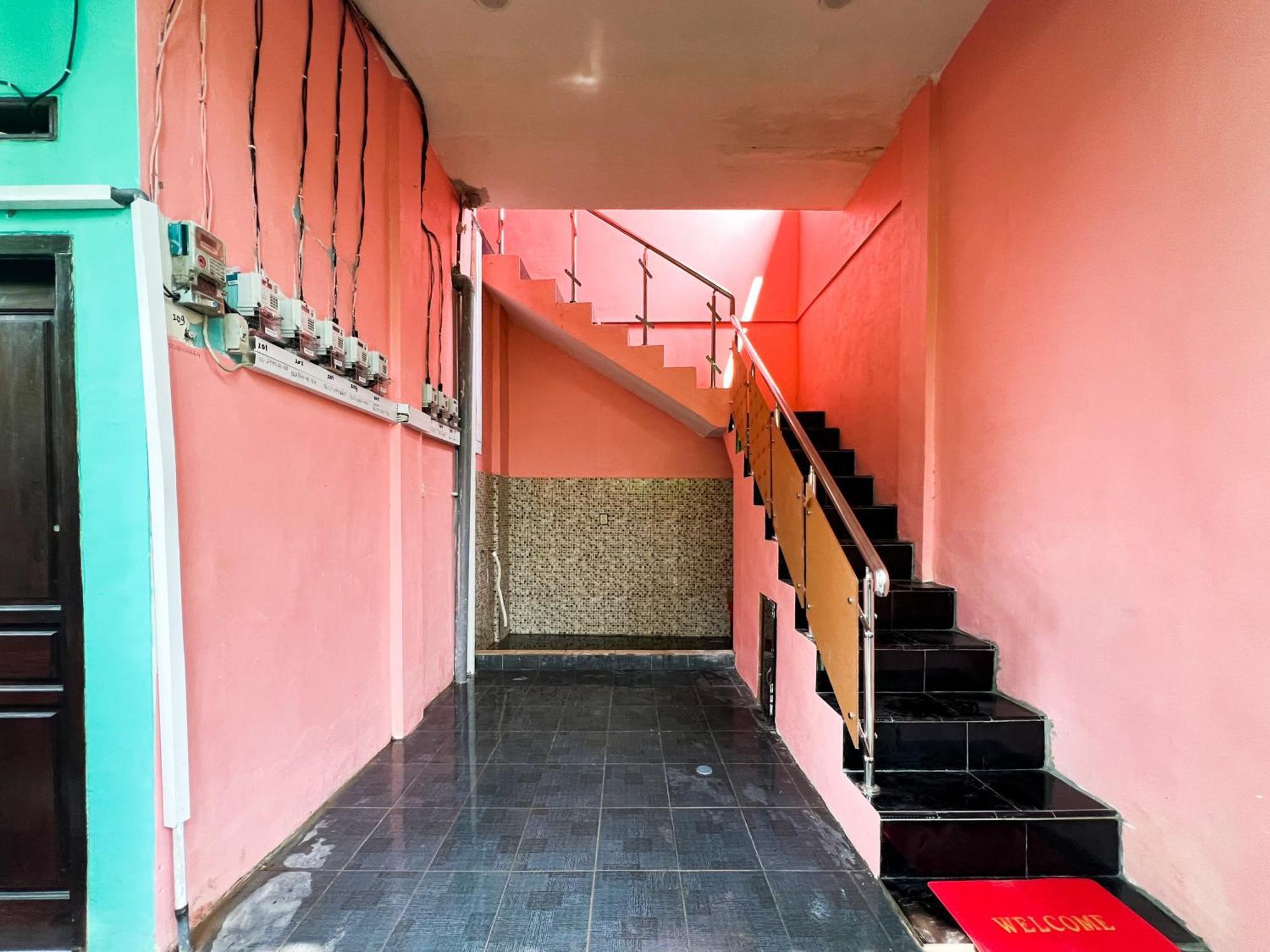 Reddoorz Near Sunrise Mall Mojokerto Dış mekan fotoğraf